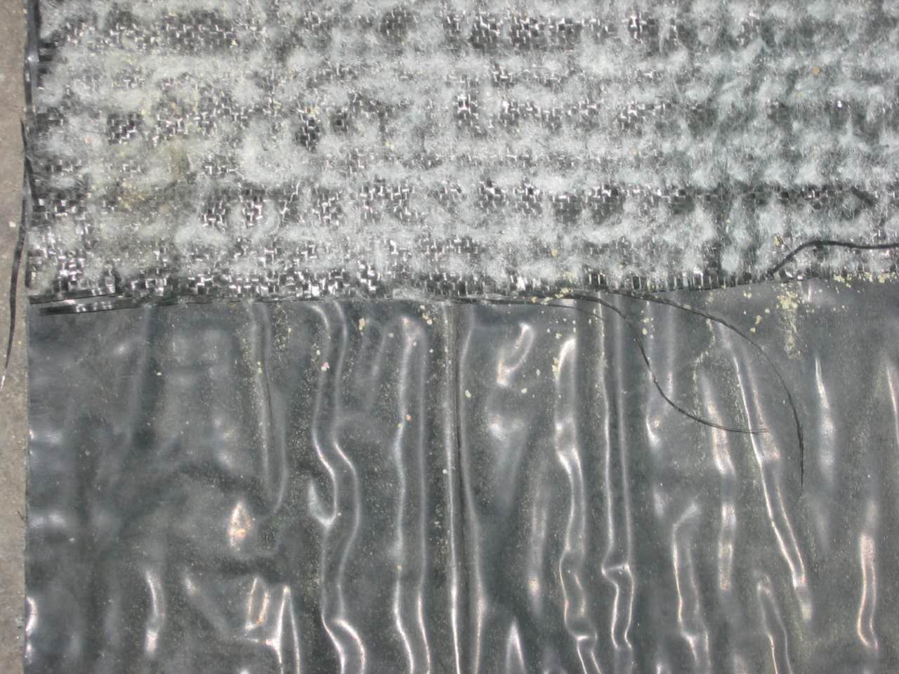 覆膜型膨润土防水毯